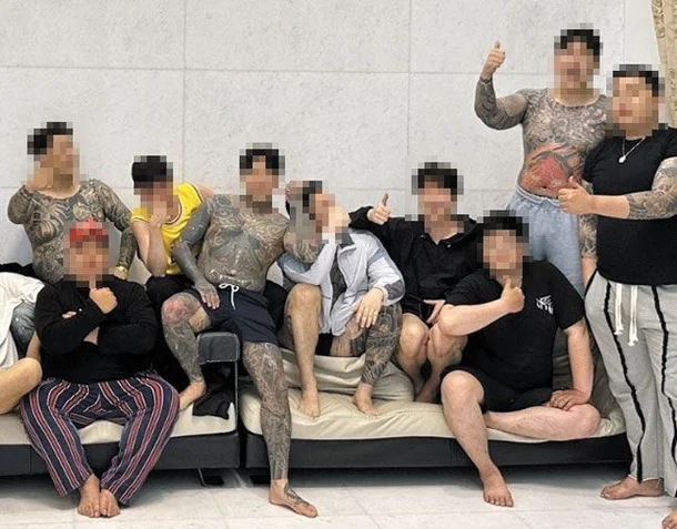 강남역 문신 무리들은 무슨 일을 하길래 고급차를 끌고 다닐까? 2